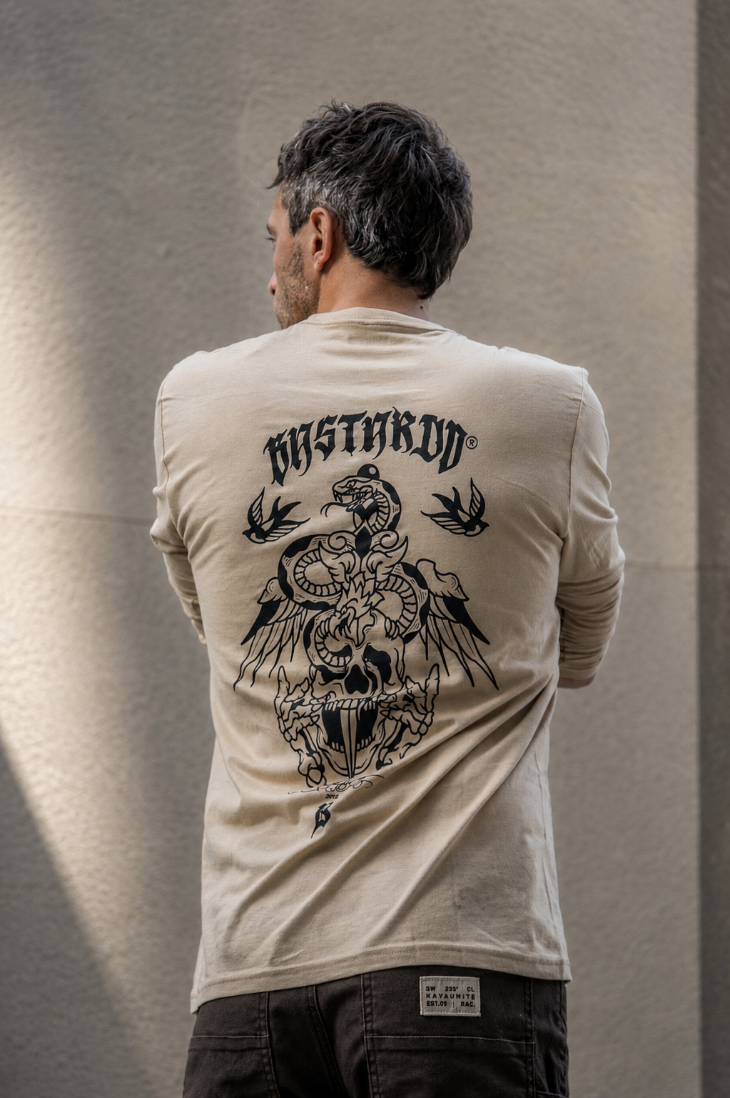 POLERA BEIGE BASTARDO